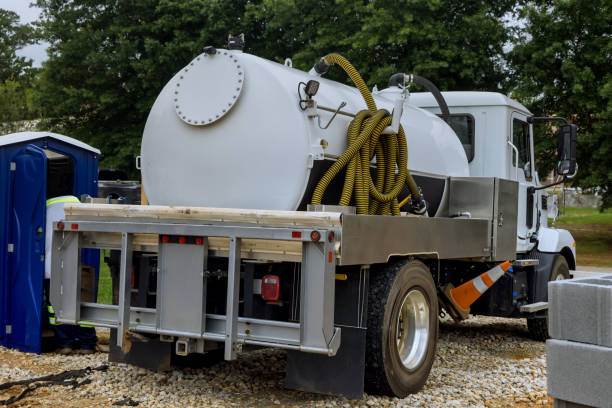 Best Portable restroom trailer rental  in Samoset, FL